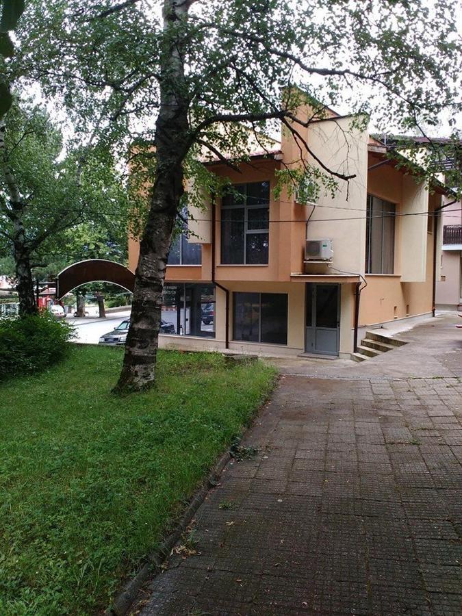 Кедър 사파레바바냐 외부 사진